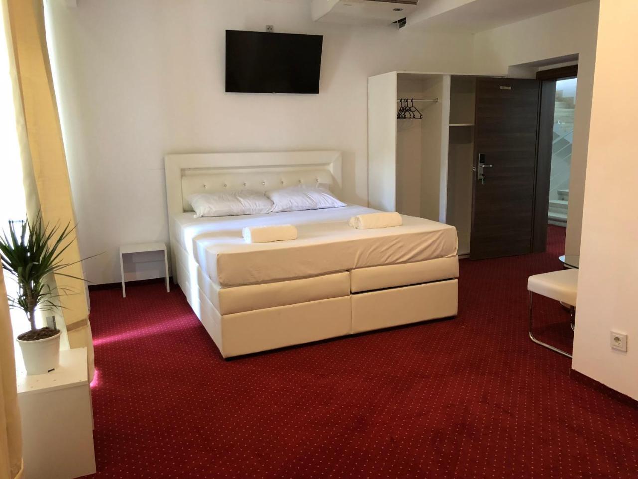 קריקווניצה Hotel Park מראה חיצוני תמונה